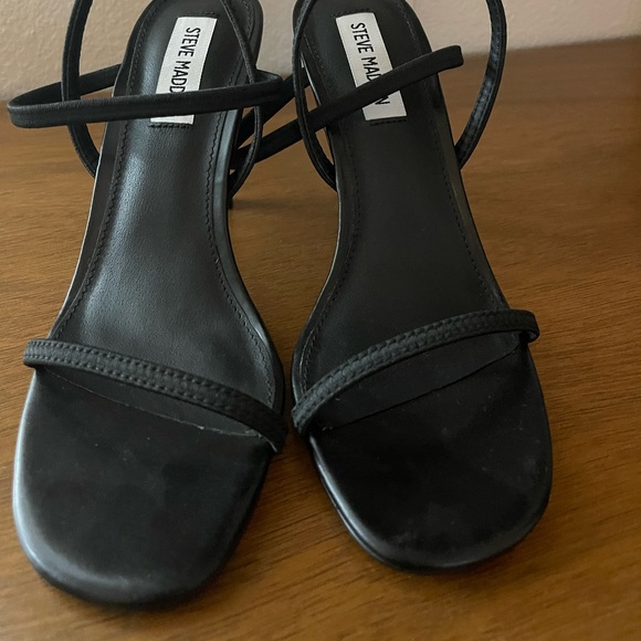 Steve Madden Shoes - Steve Madden black heel